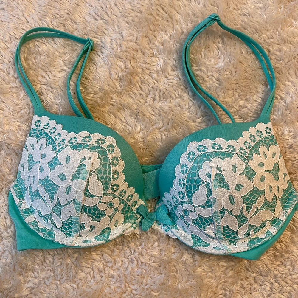 White Lace Trim on Teal Victoria’s Secret Very Sexy Push Up Bra - 32B